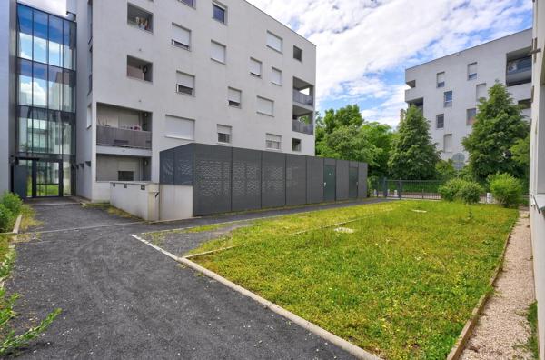 Appartement à vendre 2 pièces VENISSIEUX (69)