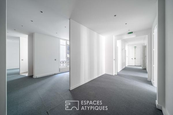 Quartier Bon Marché – Haussmannien avec balcon filant