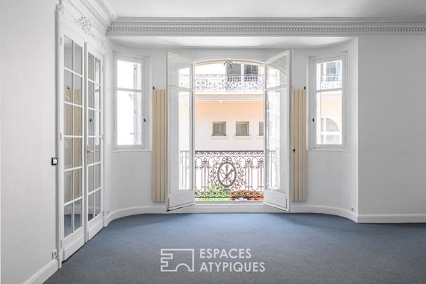 Quartier Bon Marché – Haussmannien avec balcon filant