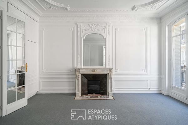 Quartier Bon Marché – Haussmannien avec balcon filant