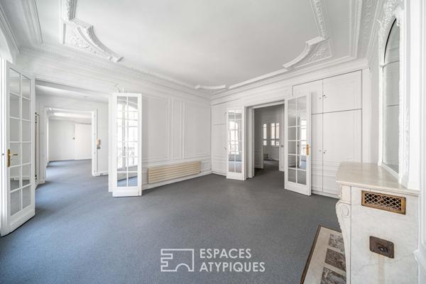 Quartier Bon Marché – Haussmannien avec balcon filant