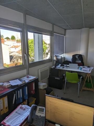 INVESTISSEMENT HYPER CENTRE 24m2 BUREAUX PROCHE LA BRECHE