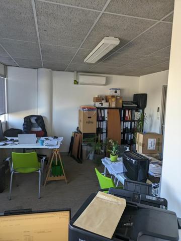 INVESTISSEMENT HYPER CENTRE 24m2 BUREAUX PROCHE LA BRECHE