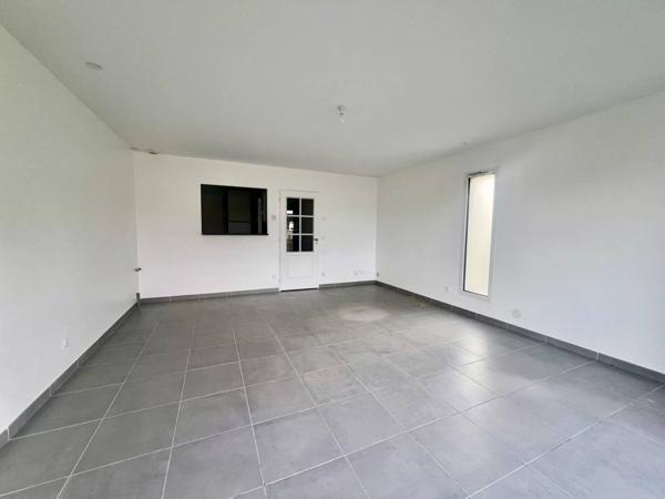 Maison 7 pièces - 4 chambres - parking - terrasse