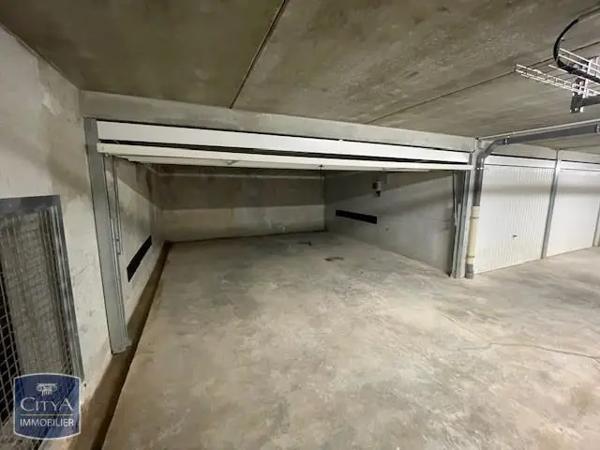 Parking à louer Sanary-sur-Mer (83110)