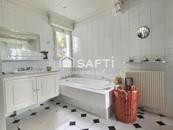 Maison rénovée - Merignac Centre