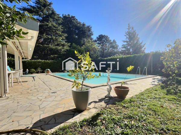 Maison rénovée - Merignac Centre