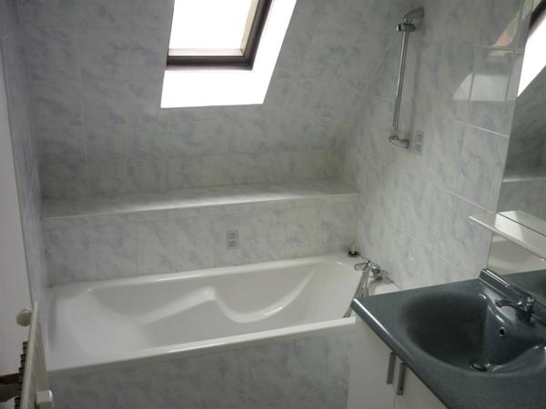 Au calme dans un cadre agréable avec une vue dégagée sur les vignes à MARLENHEIM.