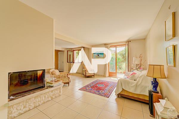 Maison Rueil Malmaison 7 pièce(s) 169 m2 1 050 000 € **  - Référence  20134