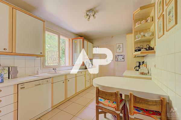 Maison Rueil Malmaison 7 pièce(s) 169 m2 1 050 000 € **  - Référence  20134