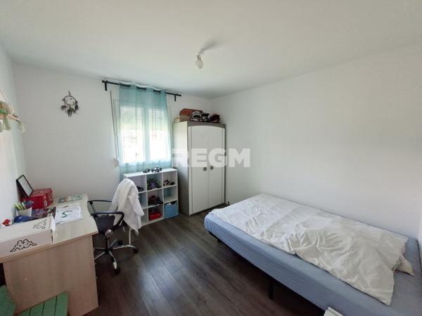 Cours-de-Pile (24520) Cours de Pile Plain pied 4 chambres + bureau