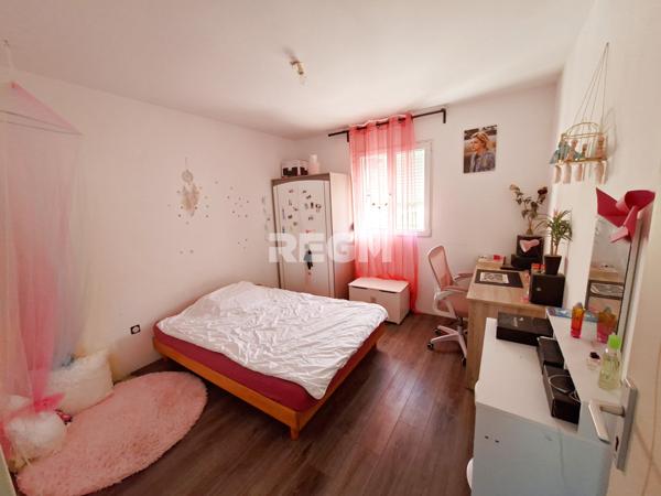 Cours-de-Pile (24520) Cours de Pile Plain pied 4 chambres + bureau