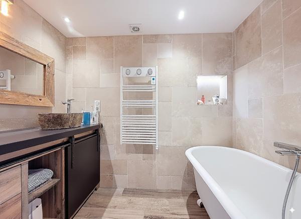 Propriété rénovée avec raffinement Vue panoramique Piscine