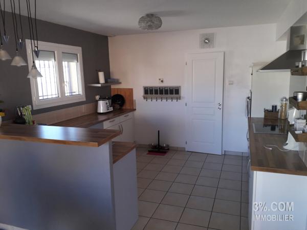 Grande Villa de 121m2 + 589m2 de Terrain + Piscine + Abri-voiture  Mours-Saint-Eusèbe (26540)