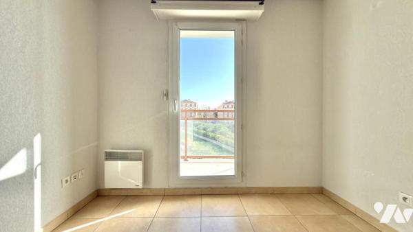 DRAGUIGNAN - Appartement 3 pièces avec terrasse, résidence récente avec piscine