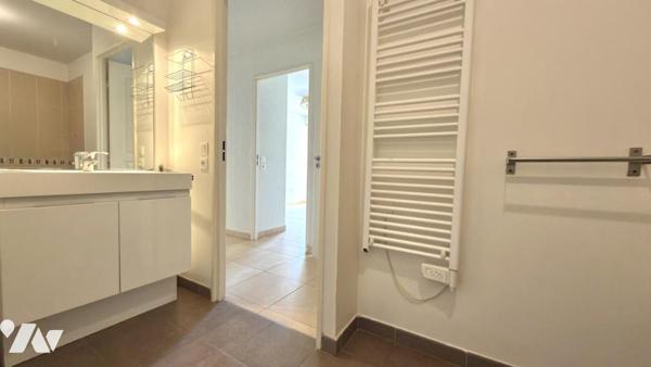 DRAGUIGNAN - Appartement 3 pièces avec terrasse, résidence récente avec piscine