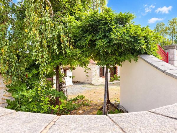 PROPRIETE D EXEPTION AVEC MOULIN A EAU, MAISON, BOURRINE ET GRANGE AVEC 6 HECTARES