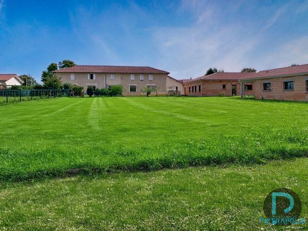 SAINT BENIGNE - TERRAIN CONSTRUCTIBLE ET VIABILISE