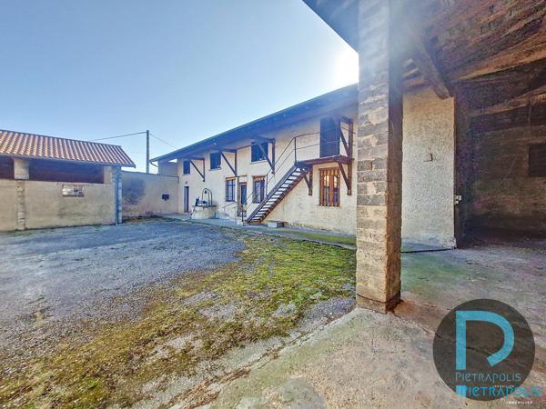 Ancien corps de ferme avec dépendances 4,5 ha 01390 ST MARCEL