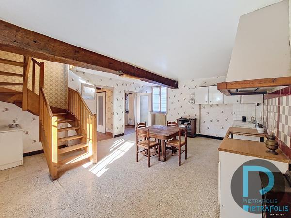 Ancien corps de ferme avec dépendances 4,5 ha 01390 ST MARCEL