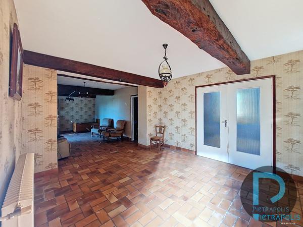 Ancien corps de ferme avec dépendances 4,5 ha 01390 ST MARCEL