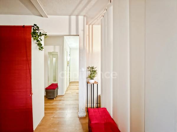 Pyrénées Orientales (66) - À vendre – Studio rénové avec loggia – Quartier du Castillet à Perpignan Centre