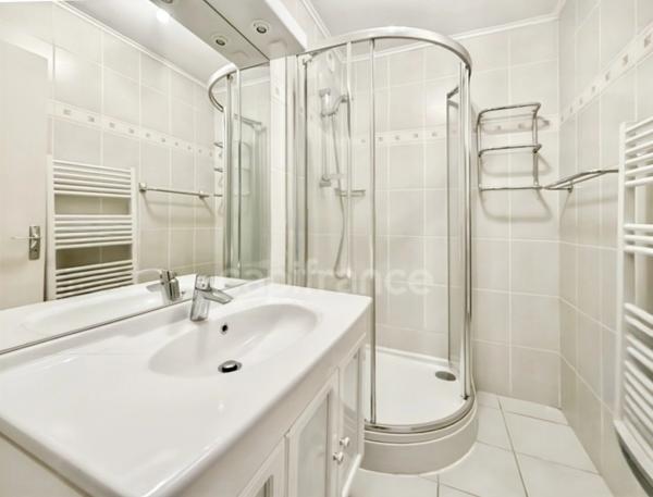 Pyrénées Orientales (66) - À vendre – Studio rénové avec loggia – Quartier du Castillet à Perpignan Centre