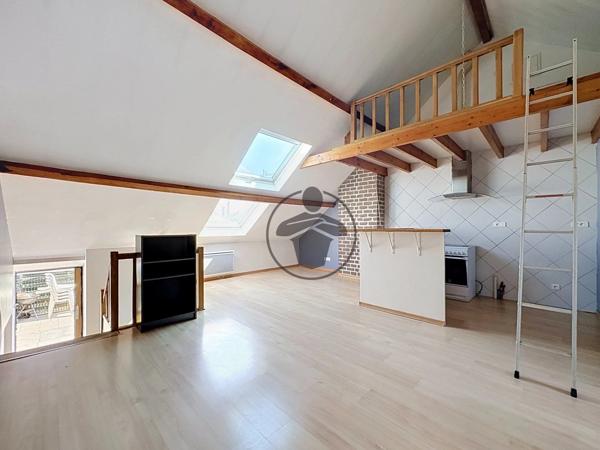 Location                                                      Appartement
                        
                     2 pièces                      45 m2                     à Saint-Quentin