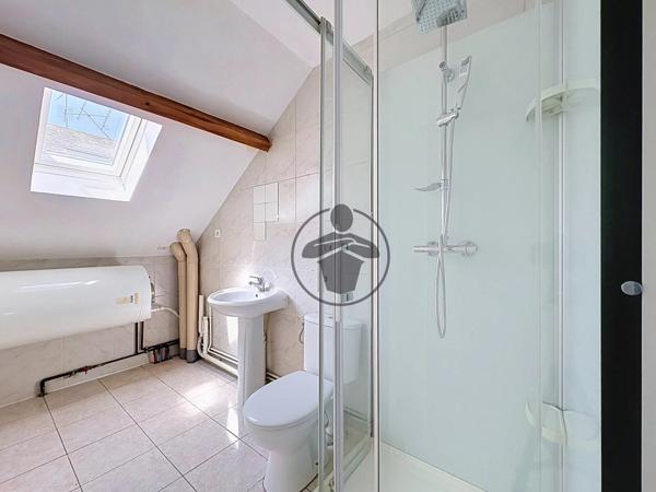 Location                                                      Appartement
                        
                     2 pièces                      45 m2                     à Saint-Quentin