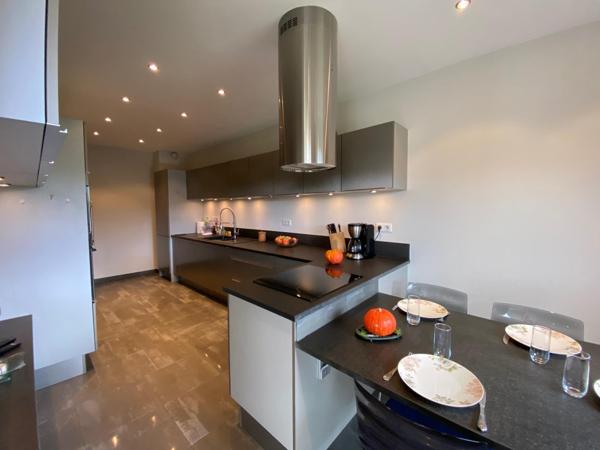 Au sein d'un domaine privé et sécurisé, un bel et spacieux appartement de 125 m2