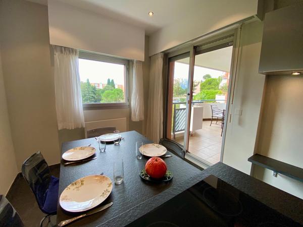 Au sein d'un domaine privé et sécurisé, un bel et spacieux appartement de 125 m2