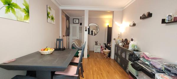 Paris (75018) BEAU 3P TRAVERSANT - PLEIN SUD - BALCON