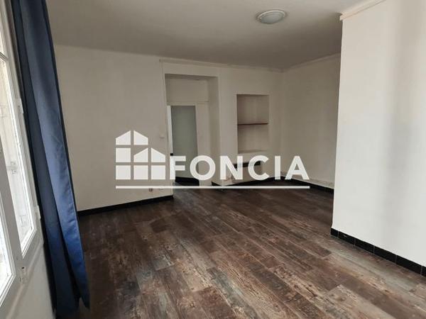 Location Local commercial 2 pièces 47.9 m² - 15-17 RUE AUGUSTE Nimes 30000