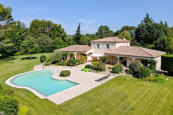 Vente Maison de luxe Aix-en-Provence 8 Pièces 280 m²