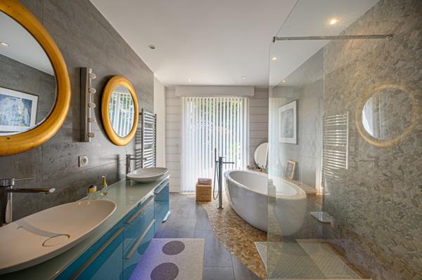Vente Maison de luxe Plouhinec 9 Pièces 266 m²