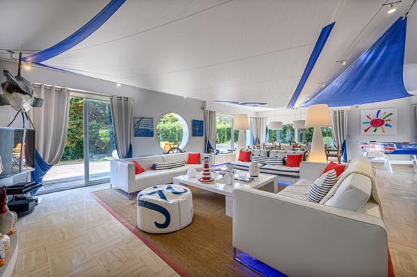 Vente Maison de luxe Plouhinec 9 Pièces 266 m²