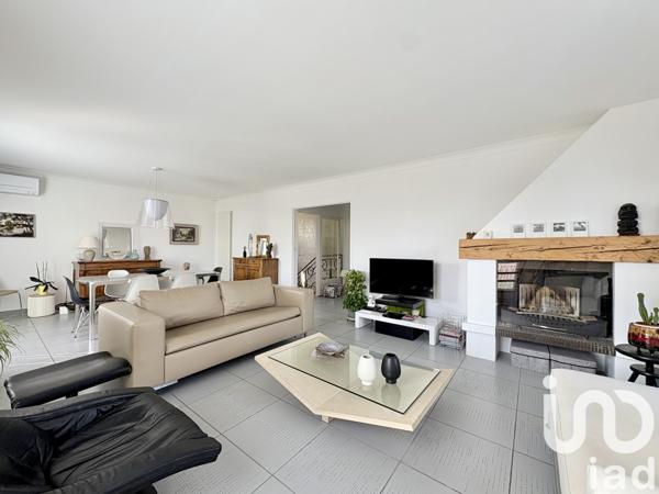 Maison à vendre 6 pièces 209 m² Saint-Jean-de-Muzols