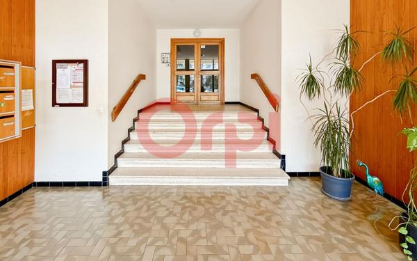 Appartement à vendre    1 pièce • 30,62 m2 Bron