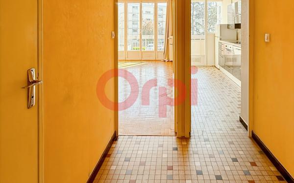 Appartement à vendre    1 pièce • 30,62 m2 Bron