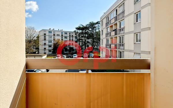 Appartement à vendre    1 pièce • 30,62 m2 Bron