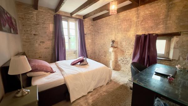 joli maison en pierres