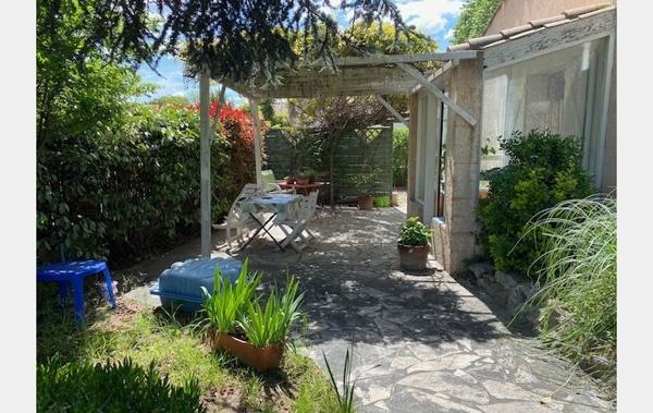 Vente Villa de plain-pied avec jardin de 350 M2 Meze   
