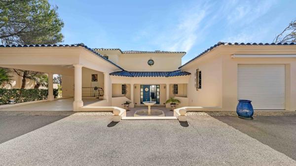 Vente Villa de luxe Les Issambres 7 Pièces 288 m²