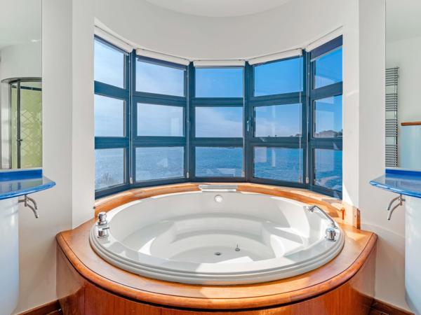 Vente Villa de luxe Les Issambres 7 Pièces 288 m²