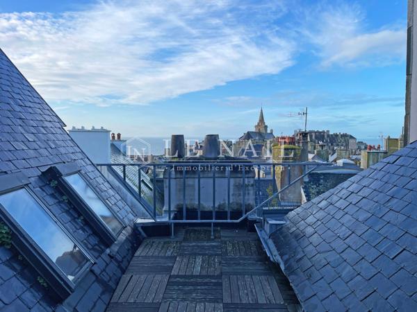 VUE MER : grand hôtel particulier XVIIIe à vendre à Granville (quartier Hauteville)
