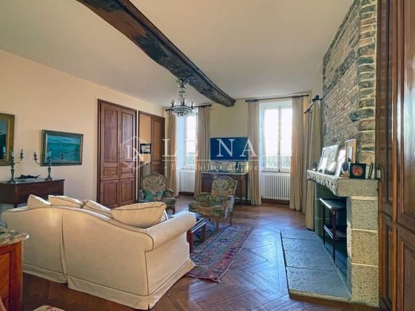 VUE MER : grand hôtel particulier XVIIIe à vendre à Granville (quartier Hauteville)