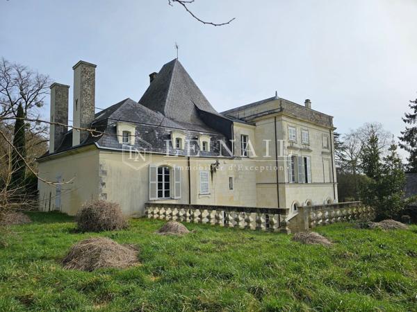 Château XIXème et son domaine de 291 hectares en Vallée de la Loire angevine