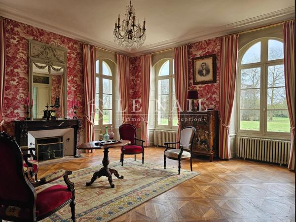 Château XIXème et son domaine de 291 hectares en Vallée de la Loire angevine