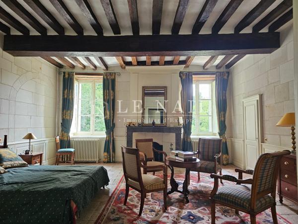 Château XIXème et son domaine de 291 hectares en Vallée de la Loire angevine