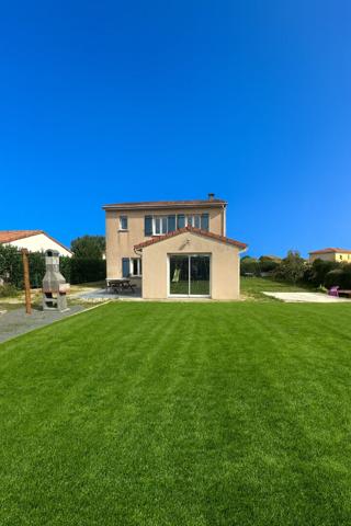 Maison à étage de 2009, 4 chambres, fonctionnelle et lumineuse